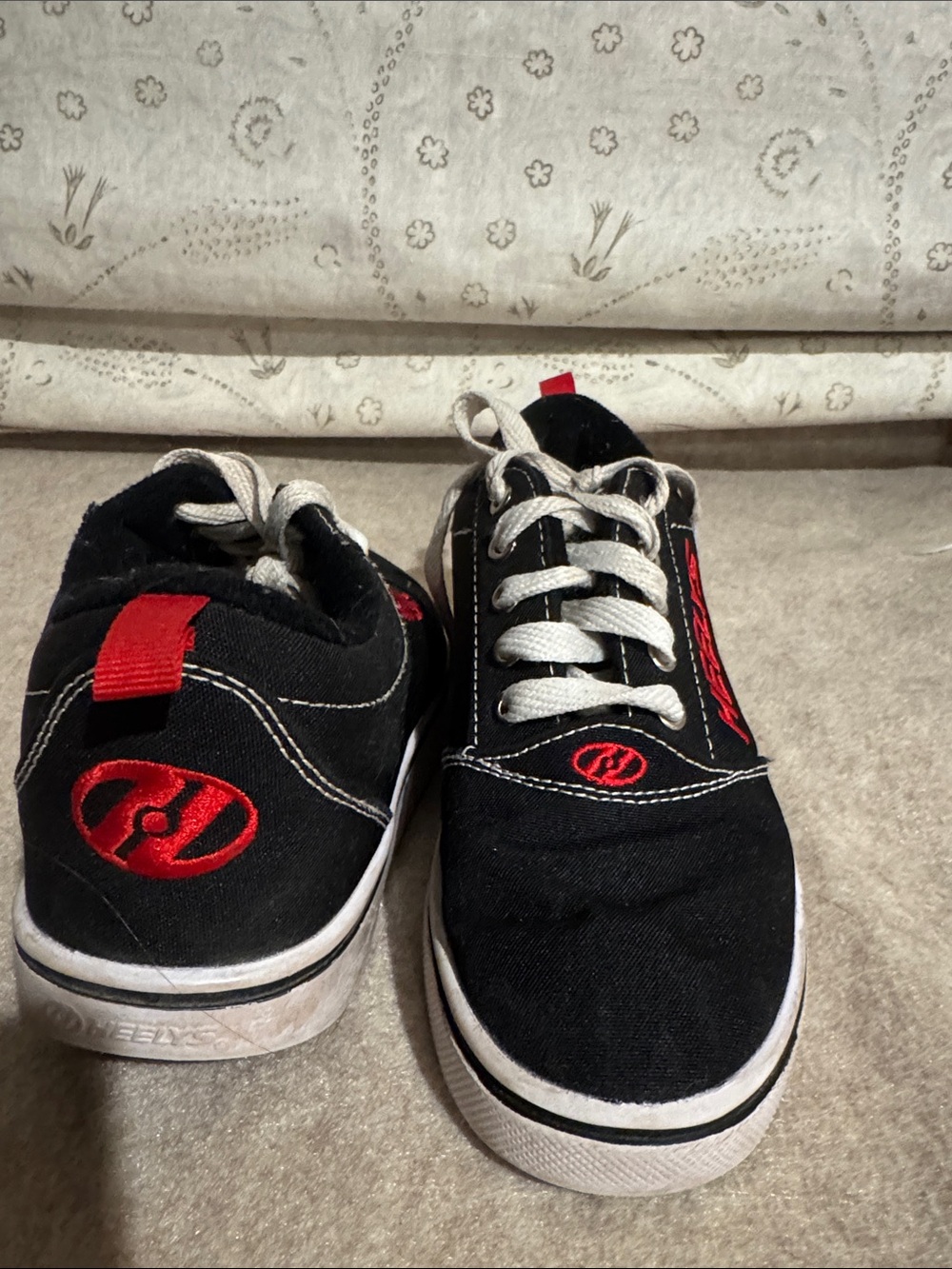 Heelys Kids Black and Red Low-Top Skate Sneakers